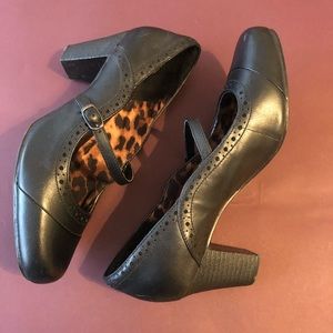 Clarks black Mary Jane heels